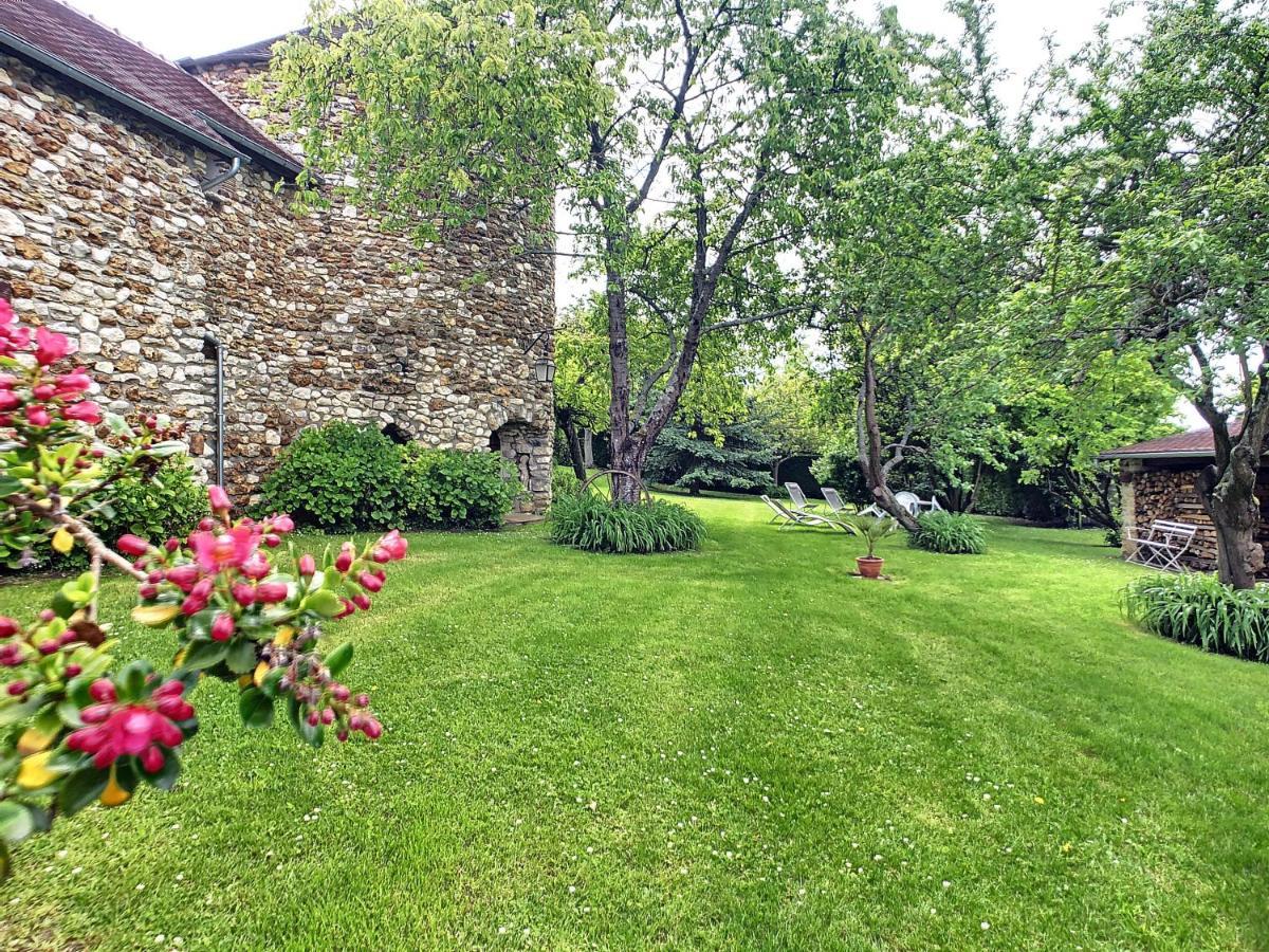 Villa Les Grandes Vignes à Saint-Étienne-sous-Bailleul Extérieur photo