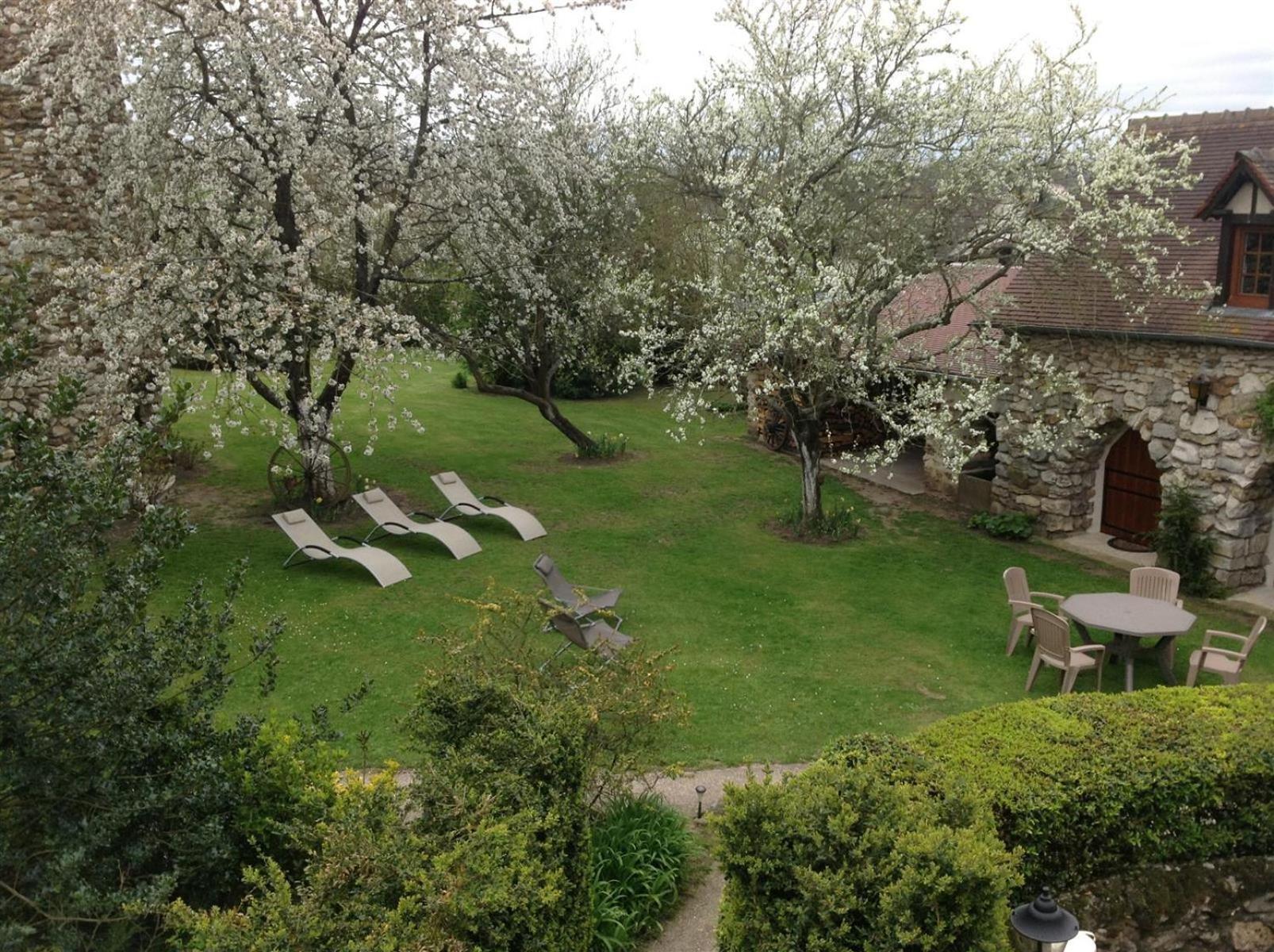 Villa Les Grandes Vignes à Saint-Étienne-sous-Bailleul Extérieur photo